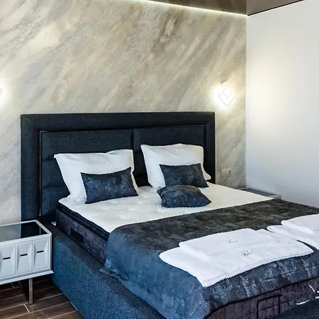 Luxe 1 Apartman *
